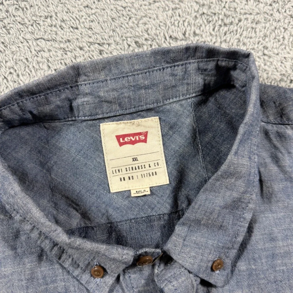 Levis levi button